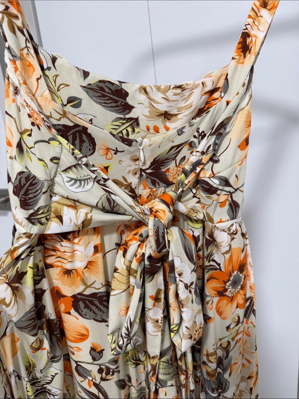 Floral Sleeveless Maxi Dress With A Bow In The Back. - Picture 5 of 10